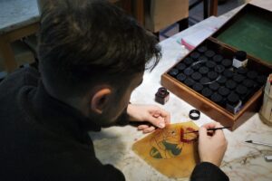 BURSA (AA) – ELİF ÖZLEM ÇELİKLER – Bursa'da Karagöz sanatçılığı