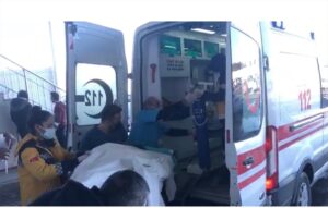 KARS (AA) – Kars'ın Sarıkamış ilçesinde girdikleri evdeki para ve