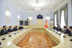 - Kırgızistan Ekonomi ve Ticaret Bakanı  Amangeldiyev, Rönesans Sağlık