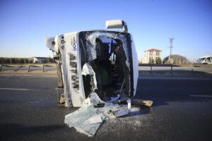 KIRKLARELİ (AA) – Kırklareli'nin Lüleburgaz ilçesinde iki fabrika servisi ile