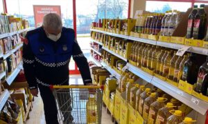 DÜZCE/KOCAELİ (AA) – Düzce ve Kocaeli'de ekipler, temel gıda ürünlerinde