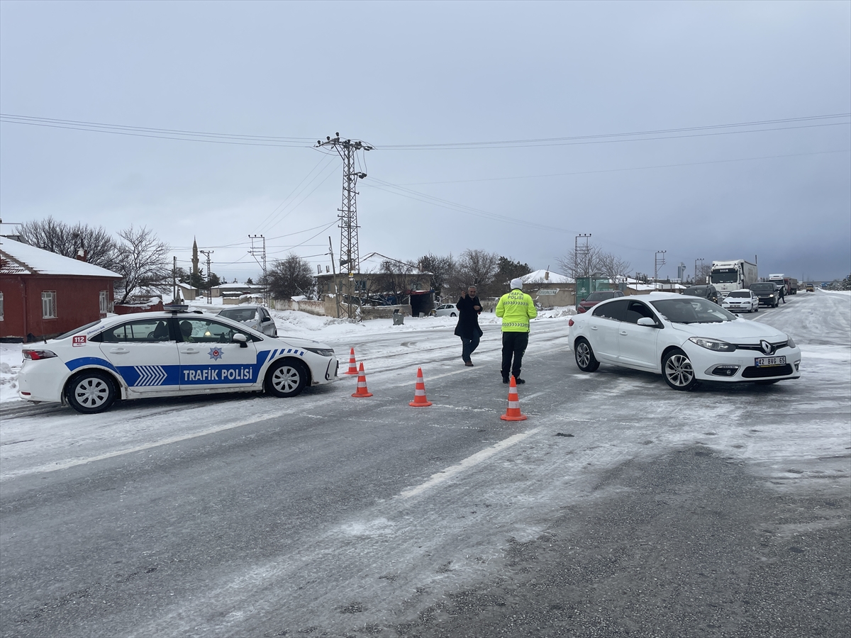 Konya'yı çevre illere bağlayan bazı kara yolları ulaşıma açıldı