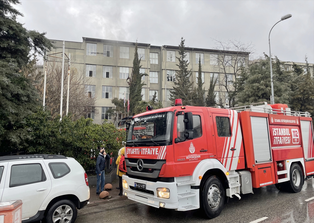 Marmara Üniversitesi'nde çıkan yangın söndürüldü