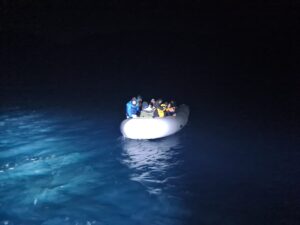 MUĞLA (AA) – Muğla'nın Marmaris ilçesi açıklarında, lastik bottaki 16