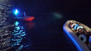 MUĞLA (AA) – Muğla'nın Marmaris ilçesi açıklarında, lastik botta 18