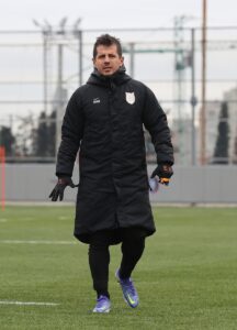 İSTANBUL (AA) – Medipol Başakşehir Teknik Direktörü Emre Belözoğlu, transfer