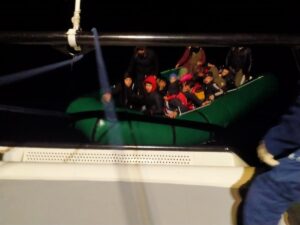 MUĞLA (AA) – Muğla'nın Bodrum ilçesi açıklarında, lastik bottaki 15