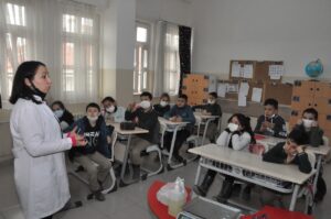 BOLU (AA) – Türkiye, Azerbaycan ve Romanya'daki 12 okulun öğrencileri,