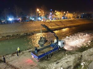 OSMANİYE (AA) – Osmaniye'nin Kadirli ilçesinde, otomobilin çaya devrilmesi sonucu