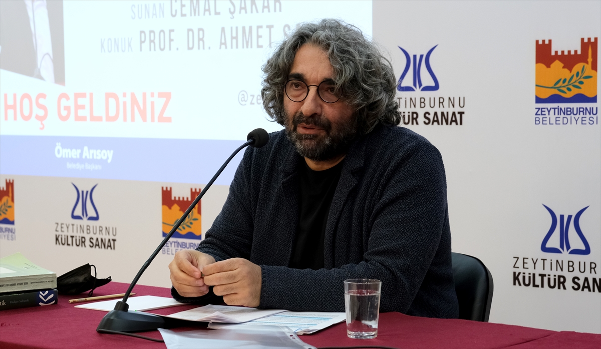 Prof. Dr. Ahmet Sarı “Edebiyat Ne Söyler” söyleşisine konuk oldu