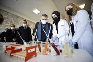 ANKARA (AA) – Milli Eğitim Bakanı Mahmut Özer, Türkiye'nin, okul