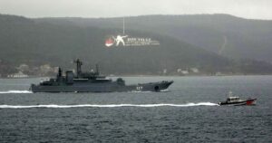 ÇANAKKALE (AA) – Rus donanmasına ait 3 gemi, Çanakkale Boğazı'ndan