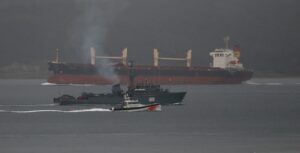 ÇANAKKALE (AA) – Rus donanmasına ait 2 gemi, Çanakkale Boğazı'ndan