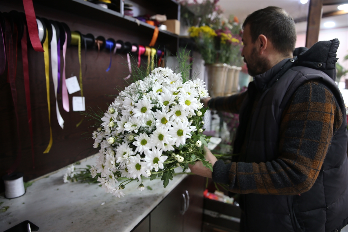 Sakarya'daki çiçekçilerde “14 Şubat Sevgililer Günü” mesaisi