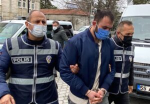 - Şüphelilerin bulunduğu cipin kaldırımı geçerek alana girişi güvenlik kamerasına