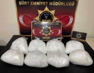 SİİRT (AA) – Siirt'in Baykan ilçesinde bir otomobilde 8 kilogram