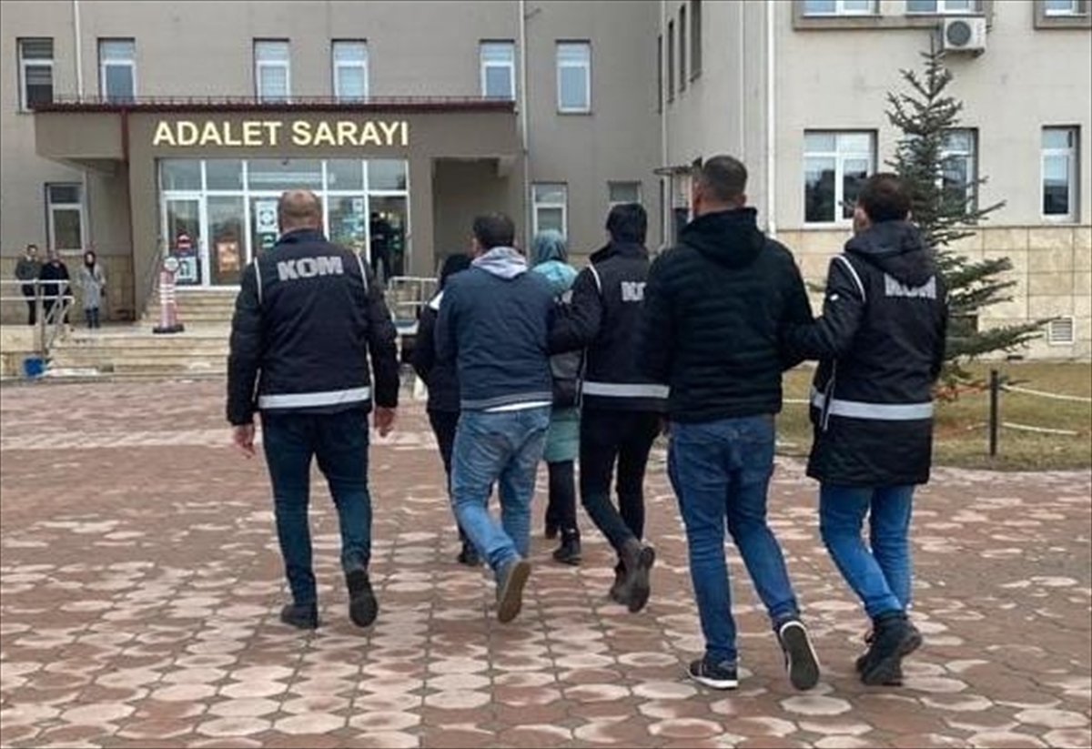 Sivas'ta kazaya karışanların kimlik bilgilerini sızdıran 3 şüpheli tutuklandı