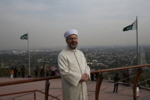 İSLAMABAD (AA) – Diyanet İşleri Başkanı Ali Erbaş, Türkiye'nin imam