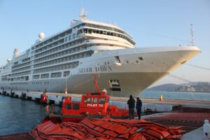 AYDIN (AA) – Suya indirildikten sonra deneme turuna çıkan ultra