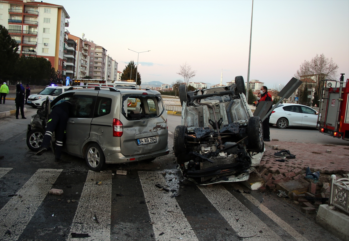 Uşak'ta trafik kazasında 7 kişi yaralandı