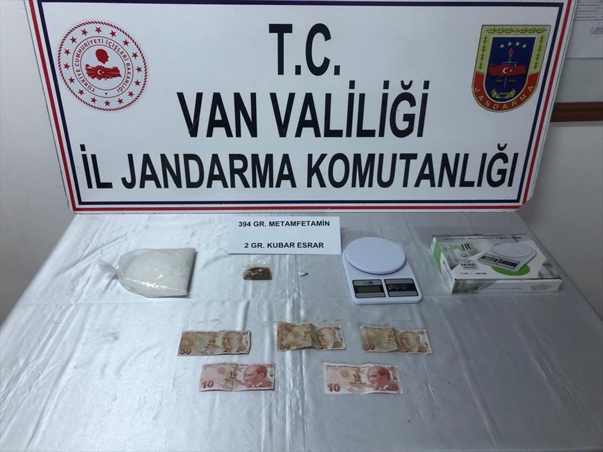 Van'da takside valizinde uyuşturucu bulunan zanlı yakalandı