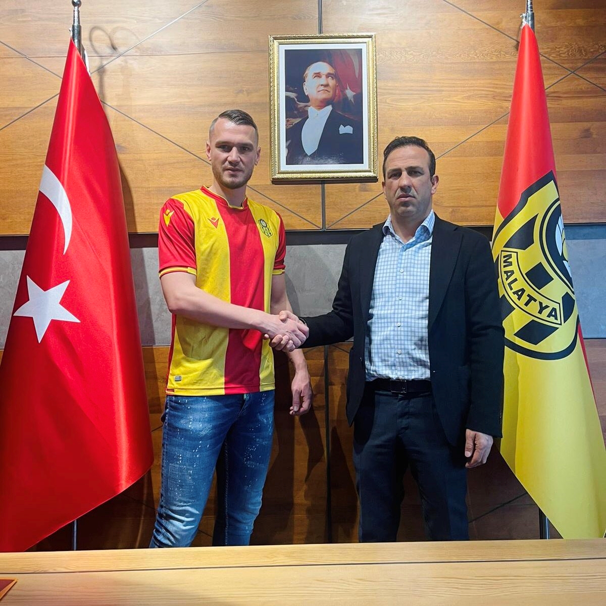 Yeni Malatyaspor, stoper Barış Başdaş'ı transfer etti