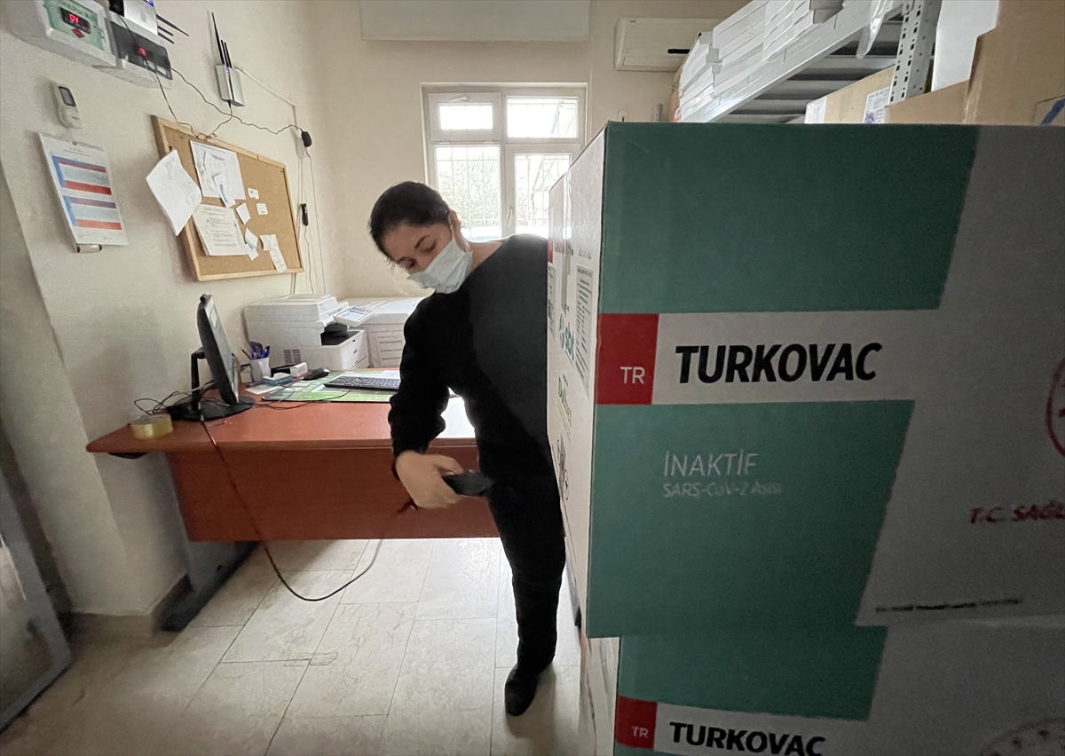 Yerli aşı TURKOVAC'ın yeni serilerinin sevkiyatı başladı