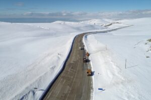 - Karayolları 11. Bölge Müdürlüğü 80 araç ve 120 personelle,