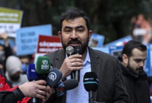 İSTANBUL (AA) – İstanbul'da bazı sivil toplum kuruluşlarının üyeleri, 19