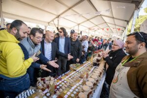 - Etkinliğin 4. ve son gününe İstanbul Büyükşehir Belediye Başkanı