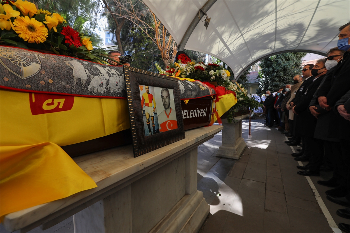 İZMİR (AA) – Yaşlılığa bağlı nedenlerle hayatını kaybeden Göztepe ve