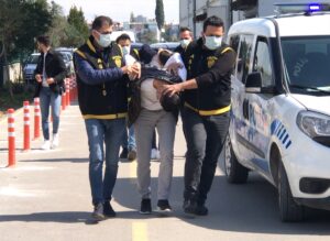 ADANA (AA) – Adana'nın merkez Yüreğir ilçesinde ilkokulun kadın güvenlik