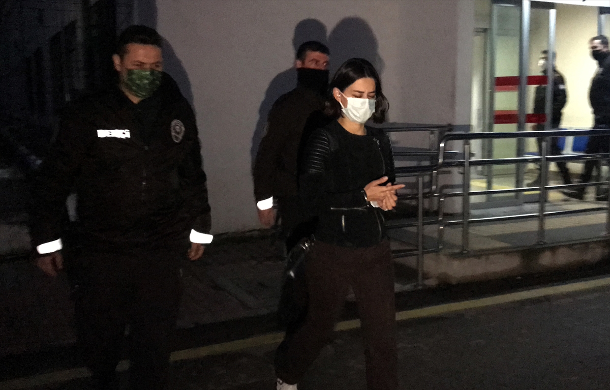 Adana'da üç kişiye otomobille çarpıp kaçan şüpheliler barda yakalandı