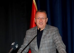 - Adapazarı Belediye Başkanı Mutlu Işıksu, restorasyon çalışmalarının bitme aşamasında