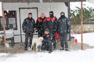 AMASYA (AA) – Amasya'da kar yağışında ıslandığı ve üşüdüğü için