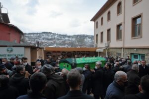 - Çorum'daki cenaze törenine Anayasa Mahkemesi Başkanı Zühtü Arslan da