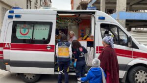 - Yangında dumandan etkilenen biri hamile iki kadına sağlık ekipleri