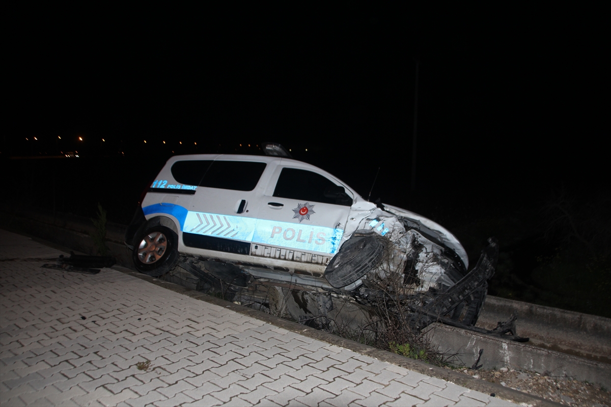 Antalya'daki trafik kazasında 1 polis yaralandı