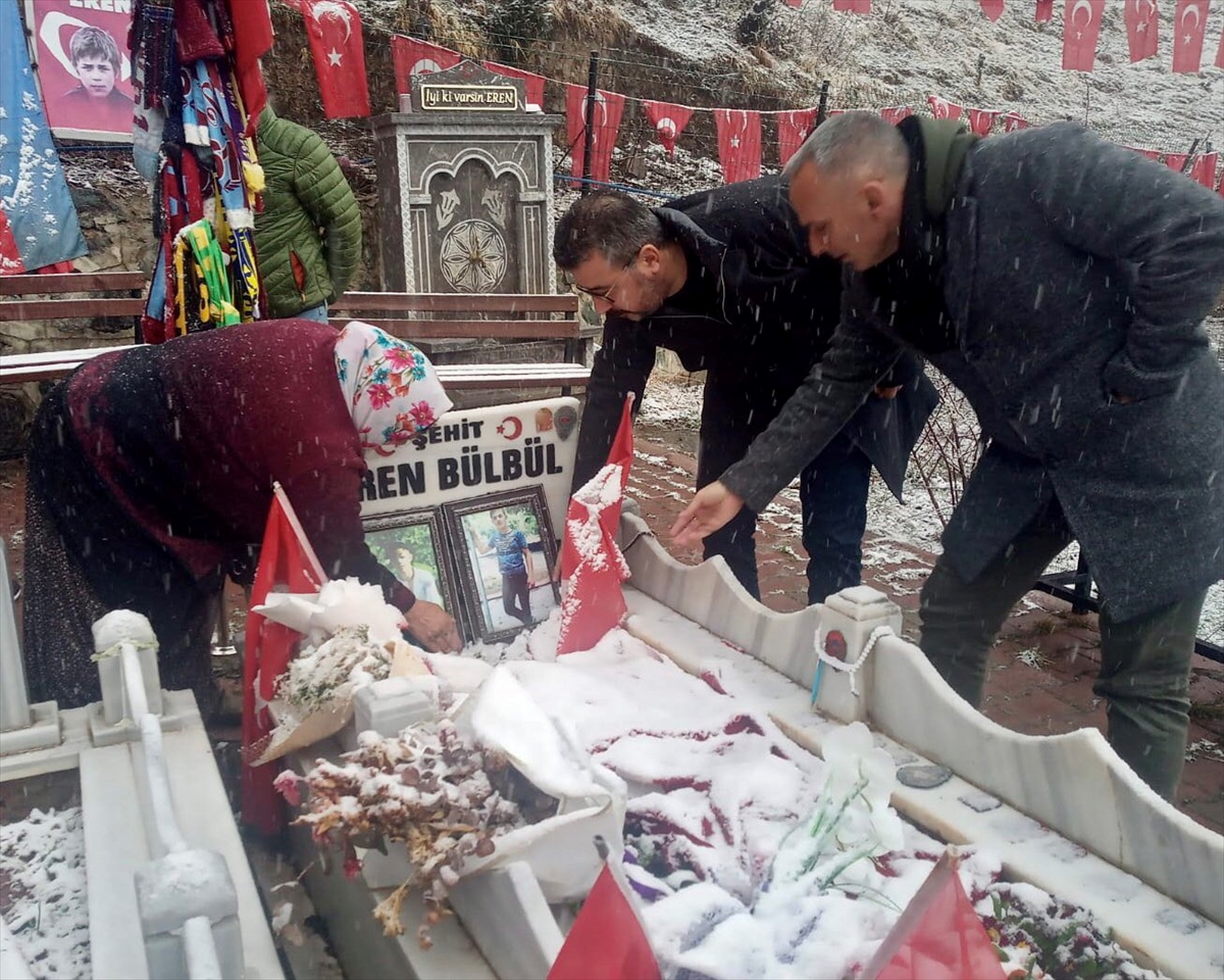 Antalyaspor'dan şehit Eren Bülbül ile Özkan Sümer'in mezarlarına ziyaret