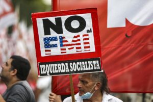 BUENOS AIRES (AA) – Arjantin'in başkenti Buenos Aires'te yüzlerce kişi,