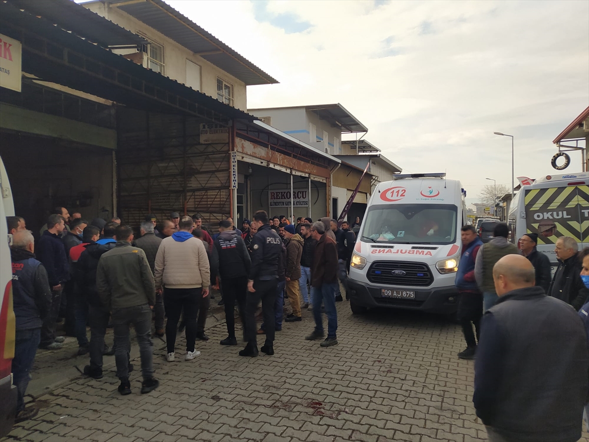 Aydın'da “çay” tartışmasında baba ve oğlu bıçakla yaralandı