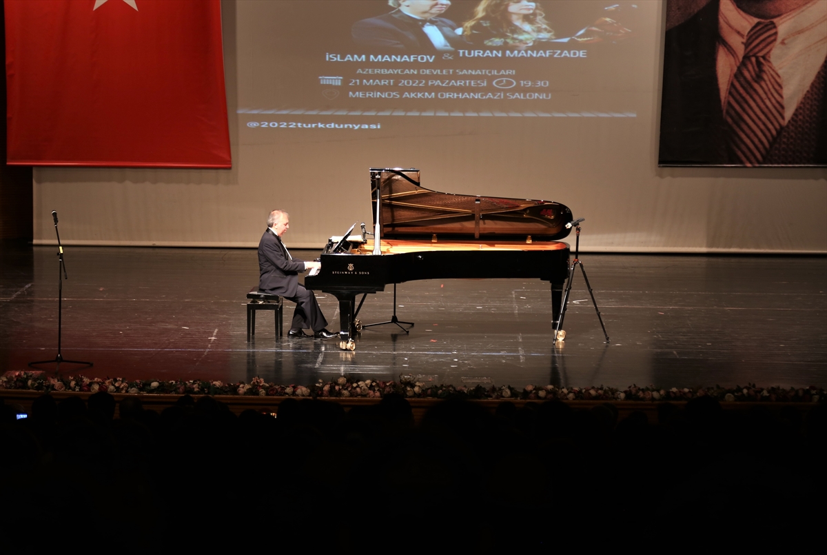 Azerbaycan devlet sanatçıları Bursa'da piyano resitali sundu