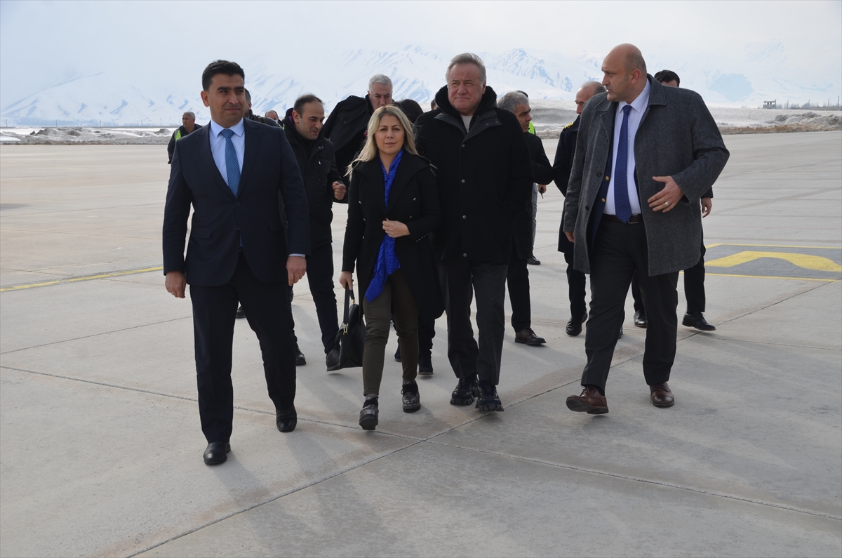 HAKKARİ (AA) – Bahçeşehir Üniversitesi Mütevelli Heyeti Başkanı Enver Yücel,