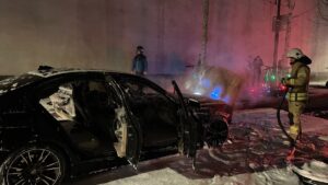 İSTANBUL (AA) – Beşiktaş’ta hafif ticari araca çarpan otomobilde çıkan