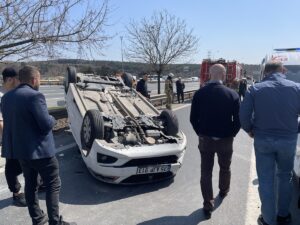 İSTANBUL (AA) – İstanbul Beykoz'da ters dönen otomobilin sürücüsü yaralandı.