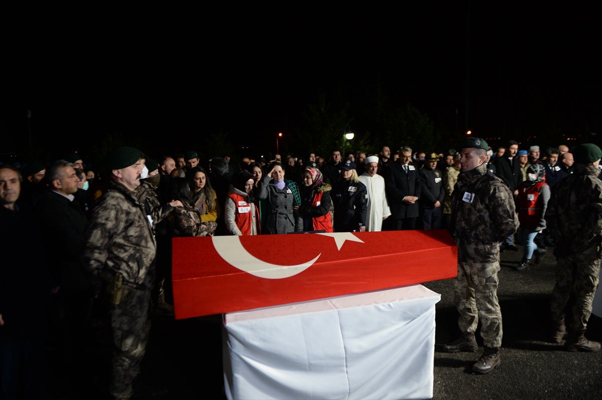 Bingöl'de mühimmat sevki sırasındaki patlamada şehit olan 2 polis için tören yapıldı