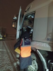 BOLU (AA) – Anadolu Otoyolu'nda yoğun kar ile tipiden dolayı