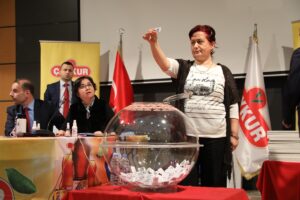 RİZE (AA) – Çay İşletmeleri Genel Müdürlüğünün (ÇAYKUR) Rize, Trabzon,