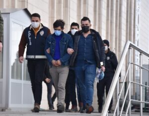 KARS (AA) – İstanbul'da tutuklu bulunduğu cezaevinden izinli çıktıktan sonra