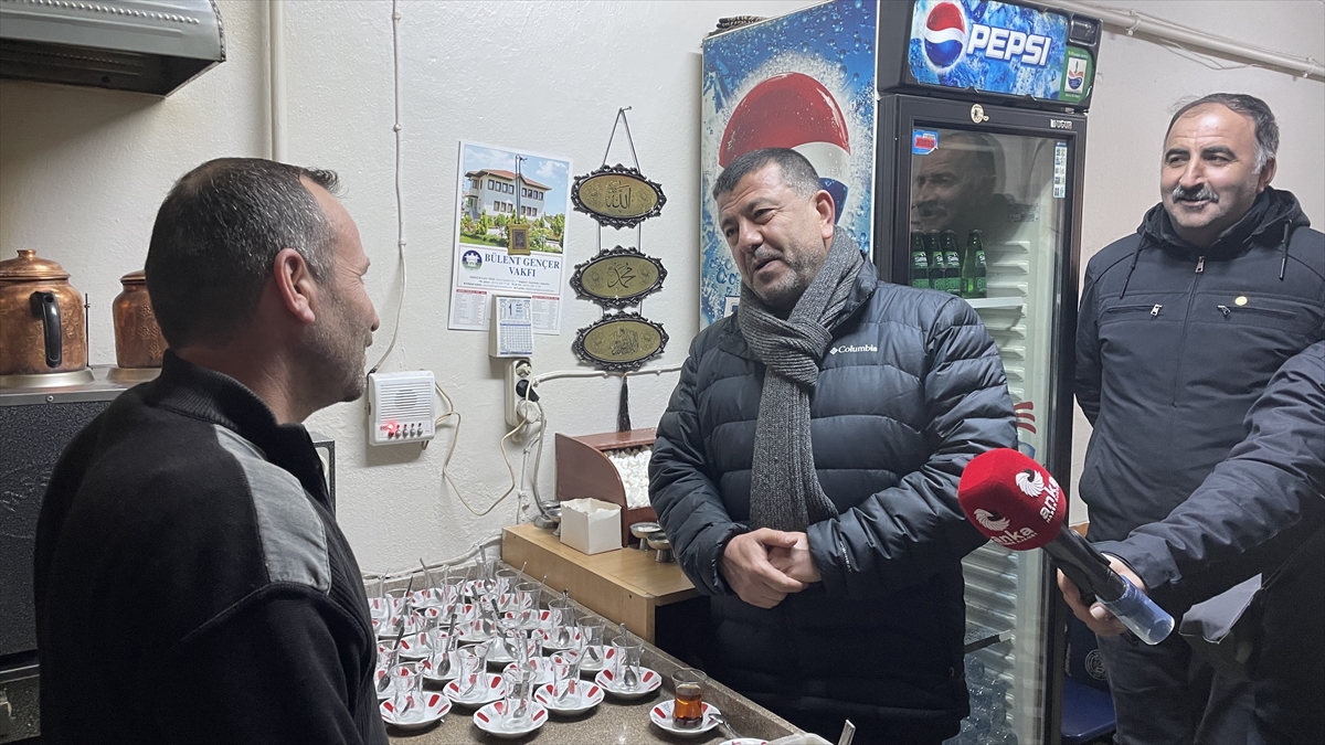 CHP'li Veli Ağbaba “Esnaf Masası” heyetiyle ziyaret ettiği Bayburt'ta konuştu: